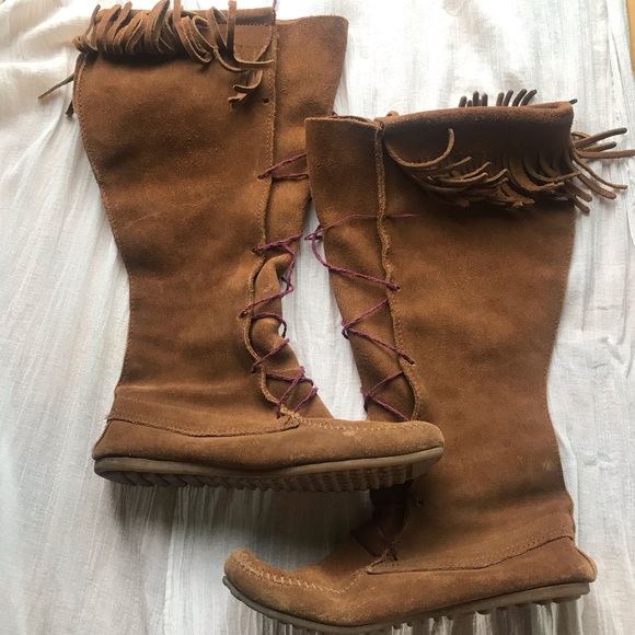 Minnetonka Moccasin Boots - Picture 1 of 4